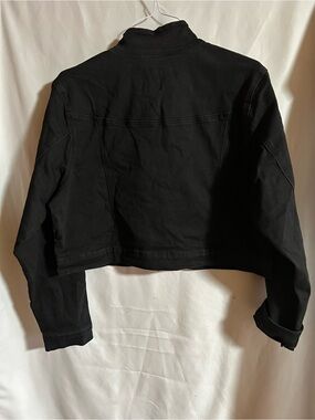Women's Black Cropped Jacket - Classic Style